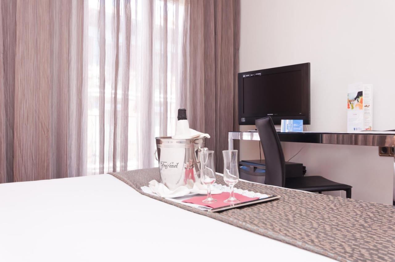 Apartamentos Leganitos Madrid Eksteriør billede