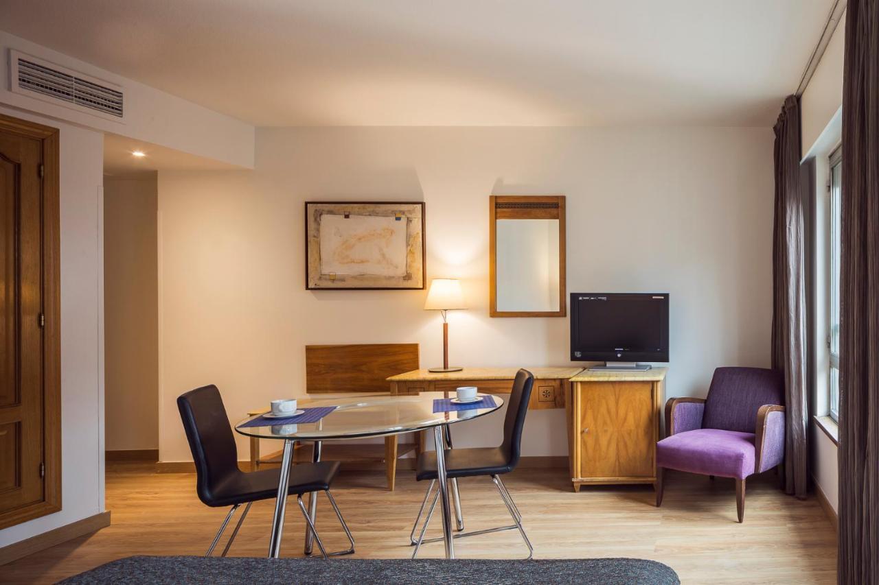 Apartamentos Leganitos Madrid Eksteriør billede