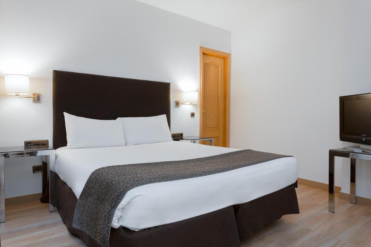 Apartamentos Leganitos Madrid Eksteriør billede