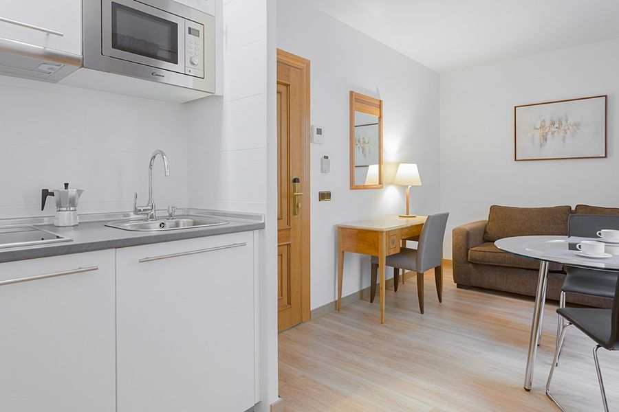 Apartamentos Leganitos Madrid Eksteriør billede