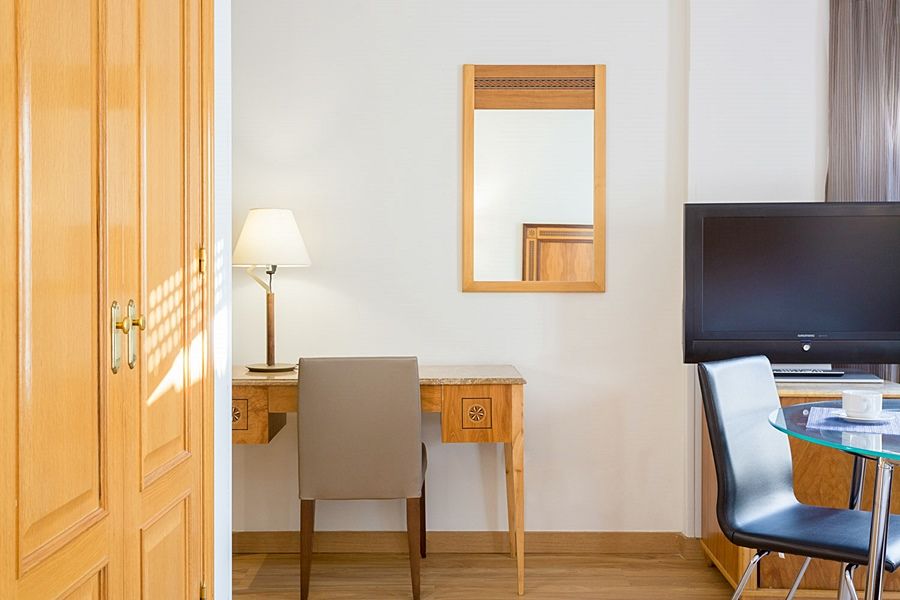 Apartamentos Leganitos Madrid Eksteriør billede
