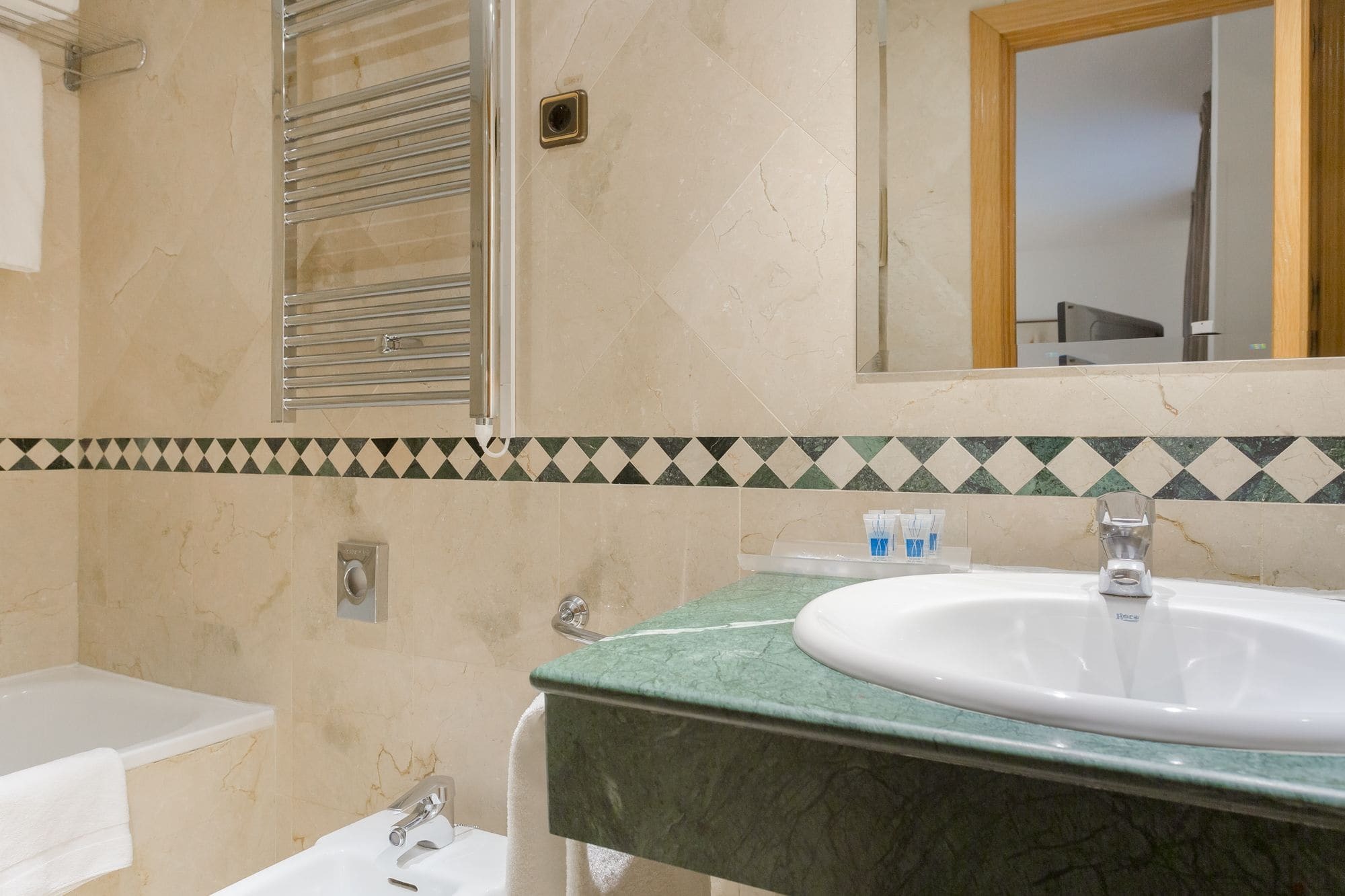 Apartamentos Leganitos Madrid Eksteriør billede