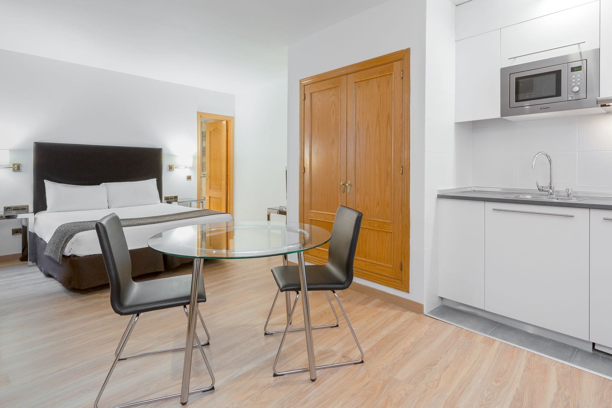 Apartamentos Leganitos Madrid Eksteriør billede