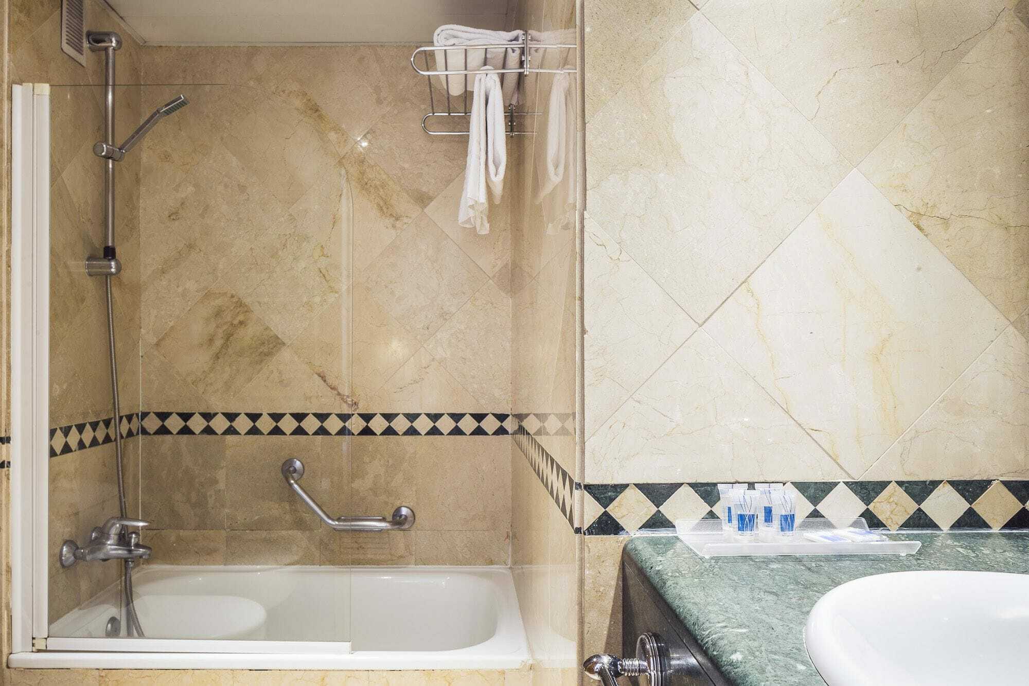 Apartamentos Leganitos Madrid Eksteriør billede