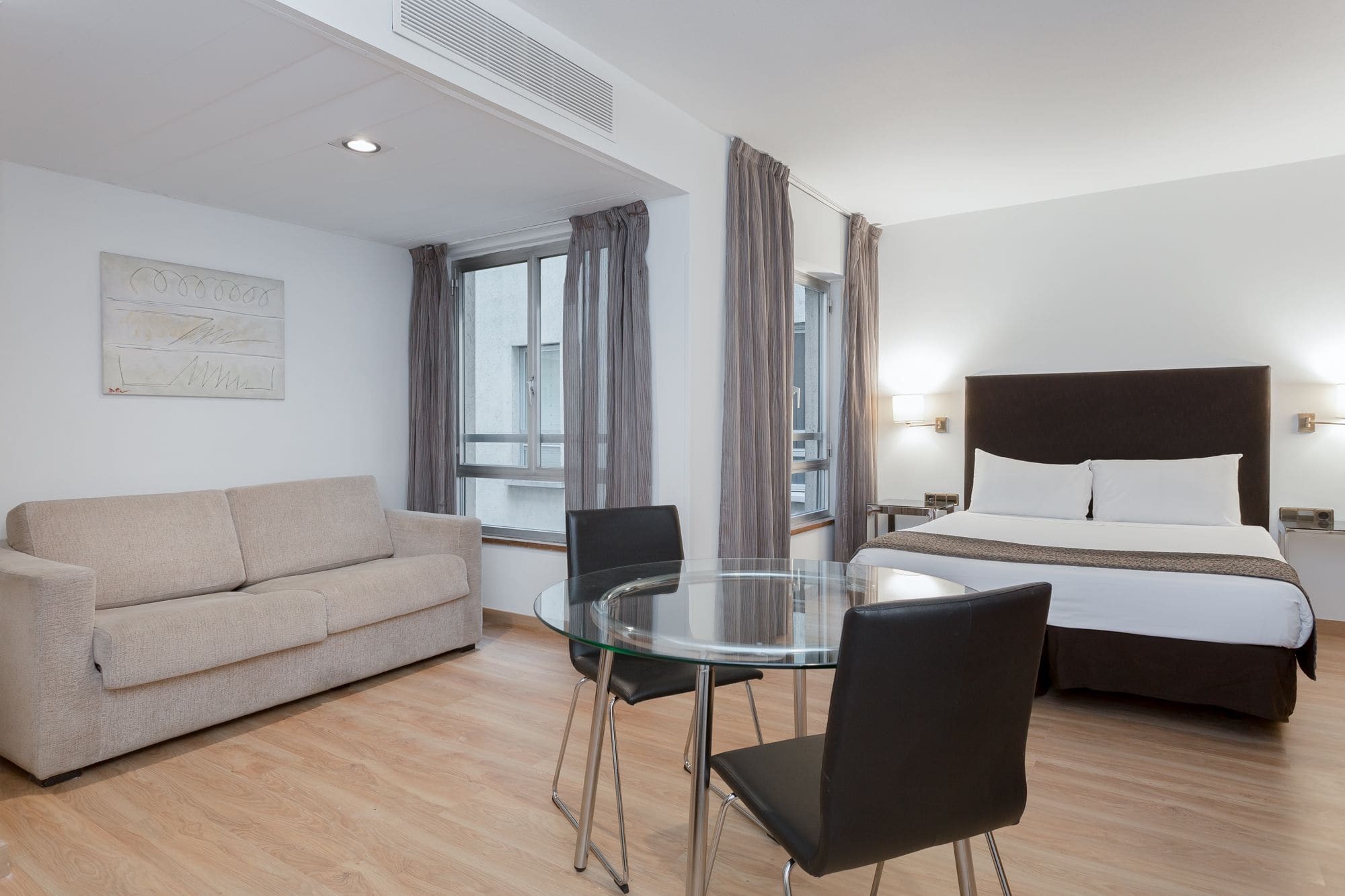 Apartamentos Leganitos Madrid Eksteriør billede