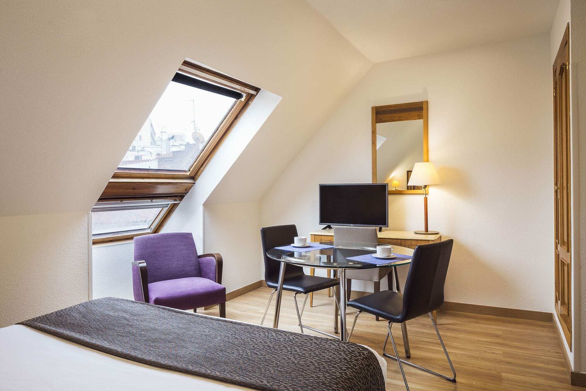 Apartamentos Leganitos Madrid Eksteriør billede
