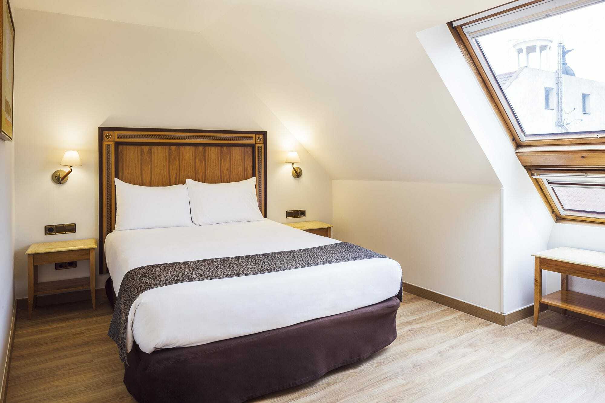 Apartamentos Leganitos Madrid Eksteriør billede