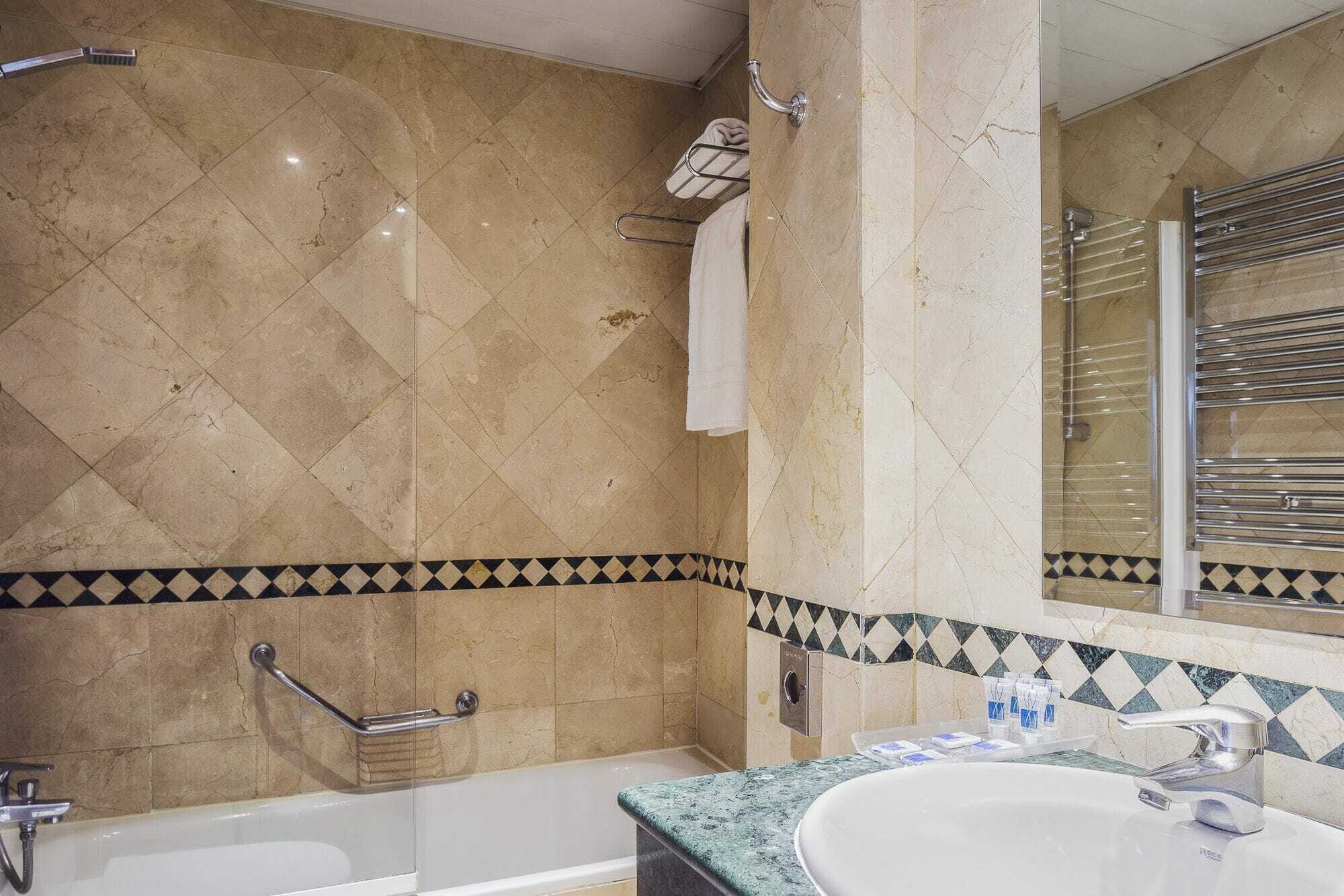 Apartamentos Leganitos Madrid Eksteriør billede